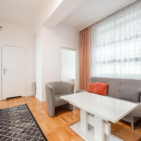Plac Zbawiciela 3-Bedroom Apartment وارسو المظهر الخارجي الصورة