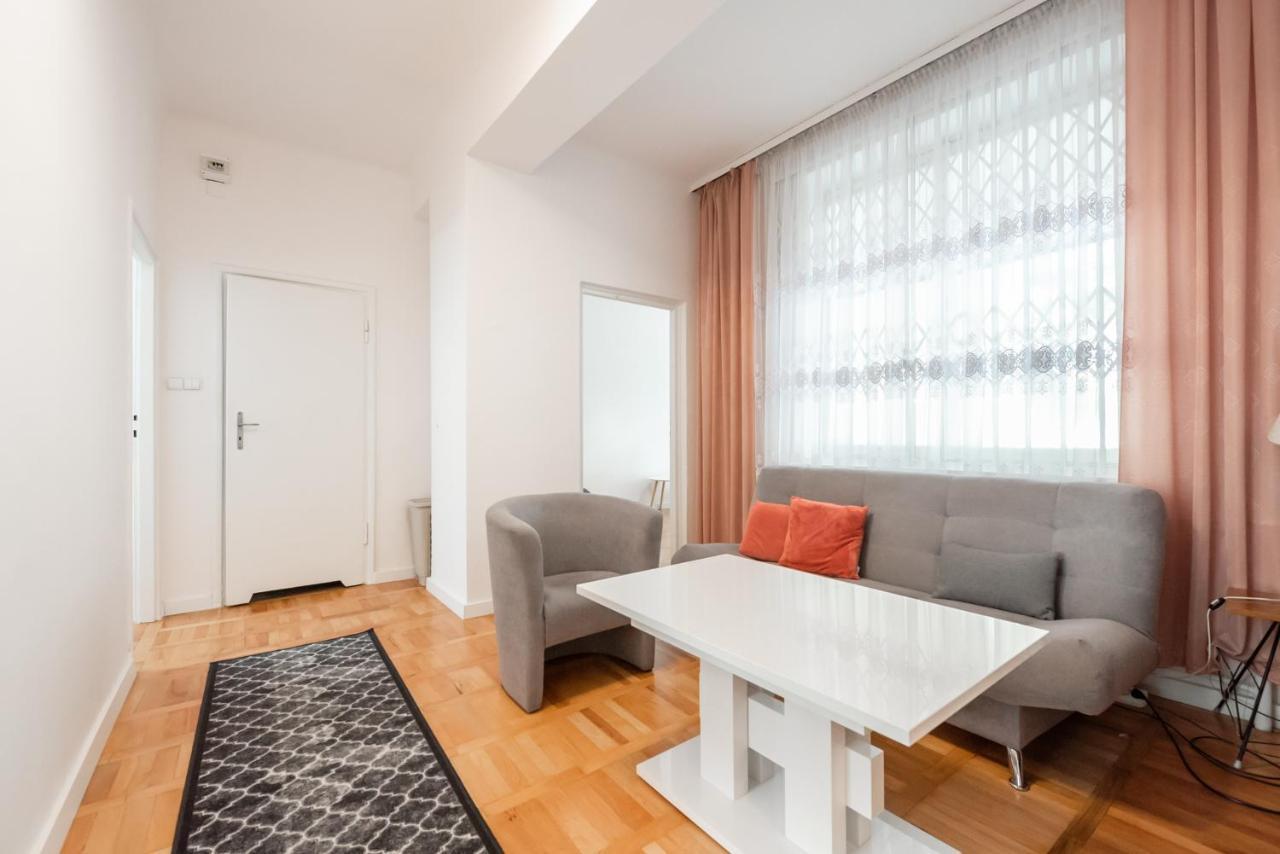 Plac Zbawiciela 3-Bedroom Apartment وارسو المظهر الخارجي الصورة