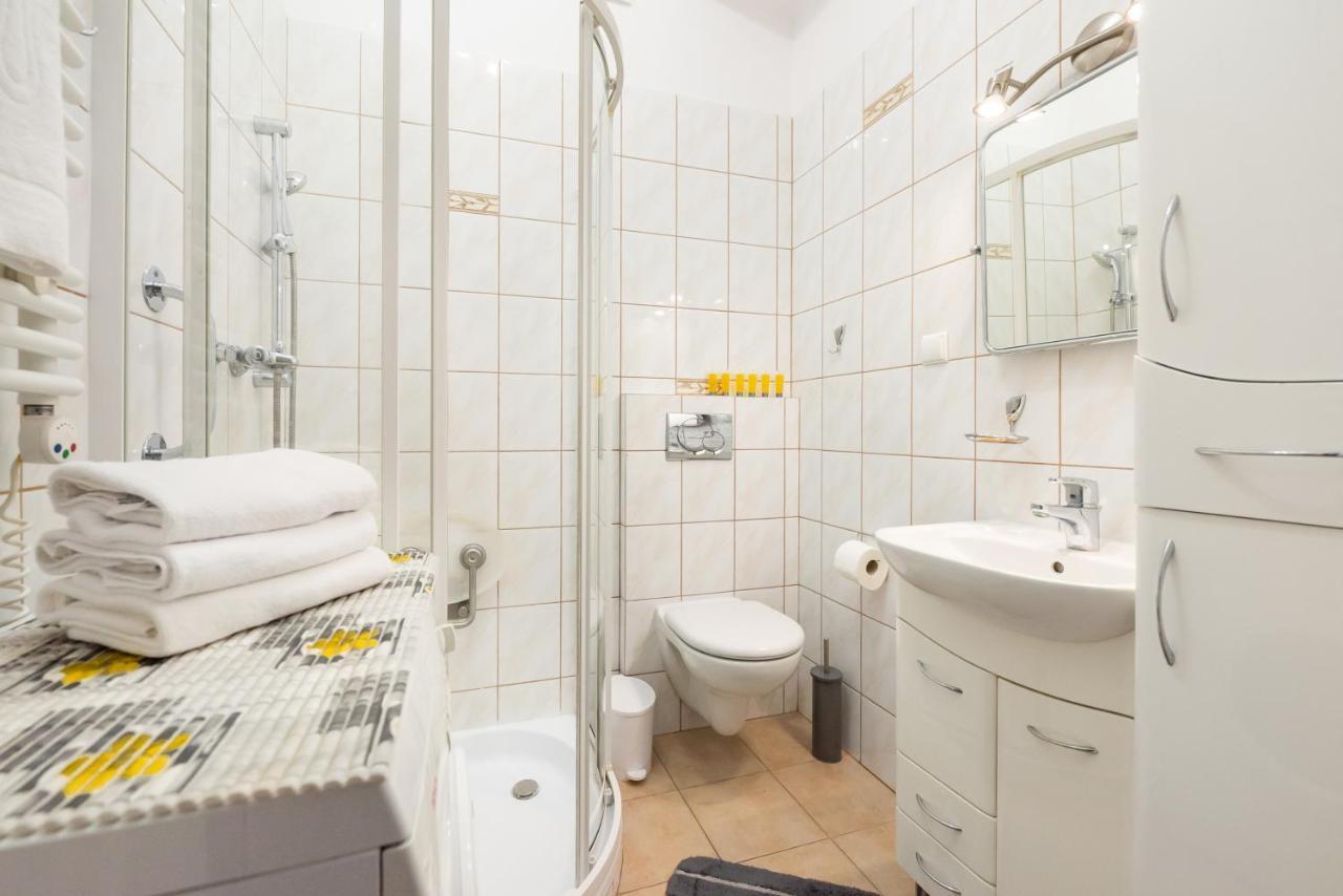Plac Zbawiciela 3-Bedroom Apartment وارسو المظهر الخارجي الصورة